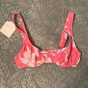 Kulani Kinis xs wildberry underwire top